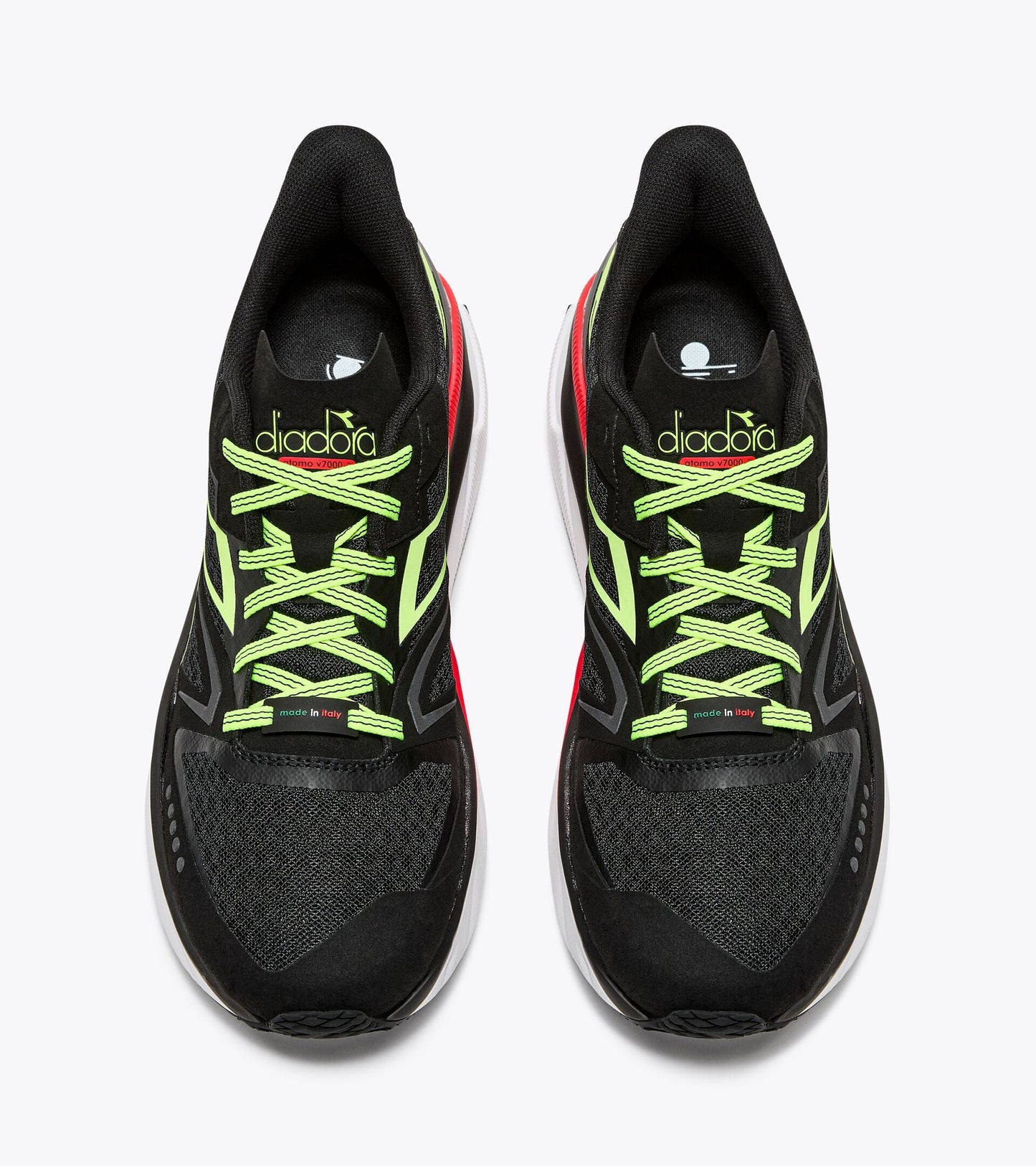 DIADORA ATOMO V7000-2